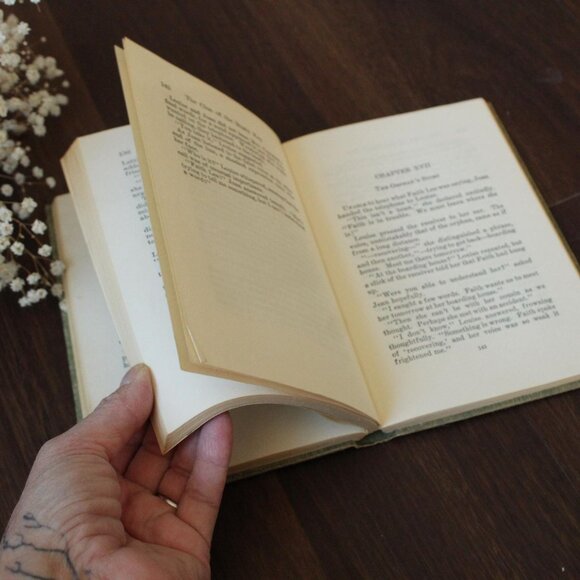 Vintage 1940s Book, "The Dana Girls Mystery Stories, The Clue of the Rusty Key", - Picture 10 of 10